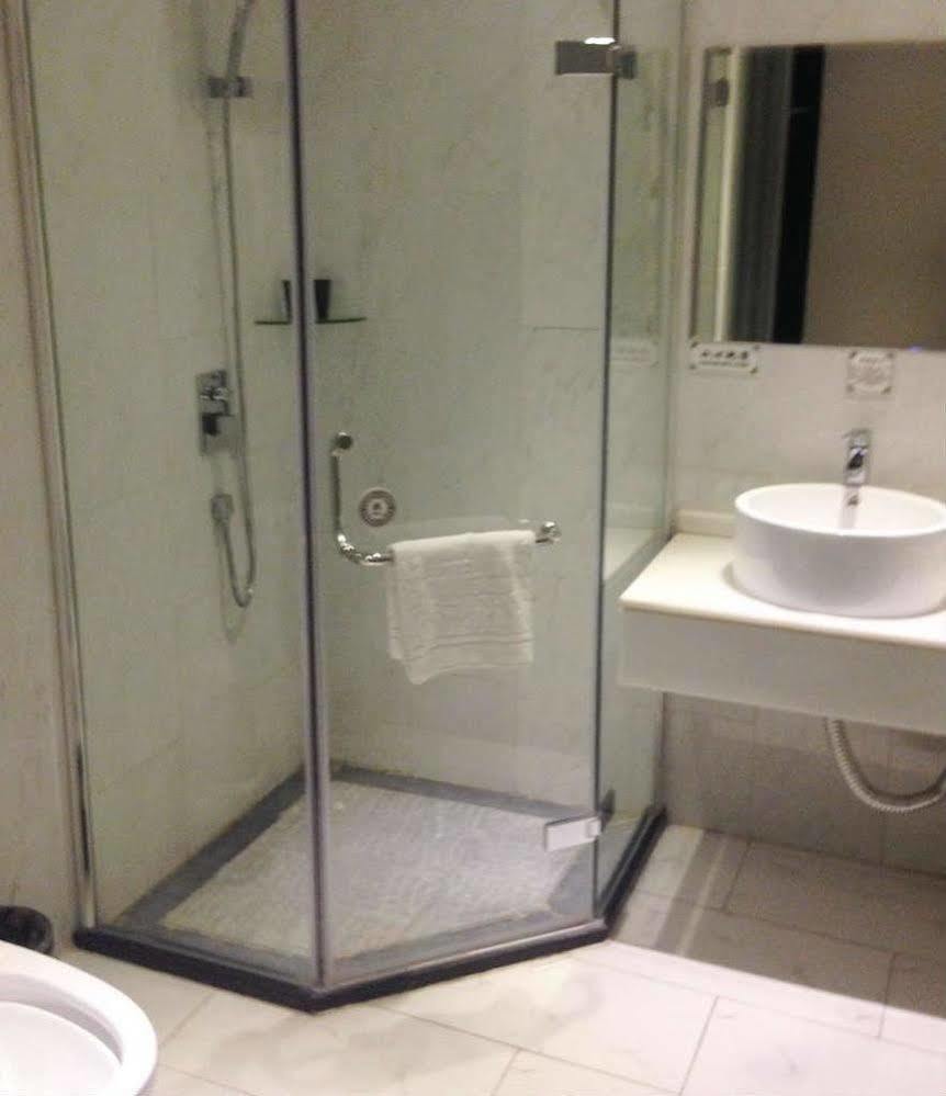 Sotel Inn Hotel San Yuan Li Branch Гуанджоу Екстериор снимка